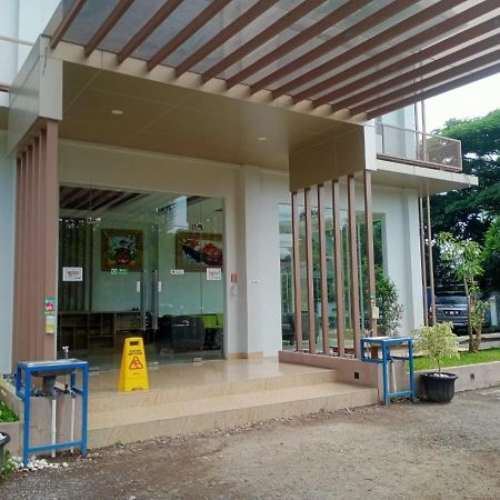OYO 90102 Edotel Hotel By Dbest Hospitality Bandung Exterior foto