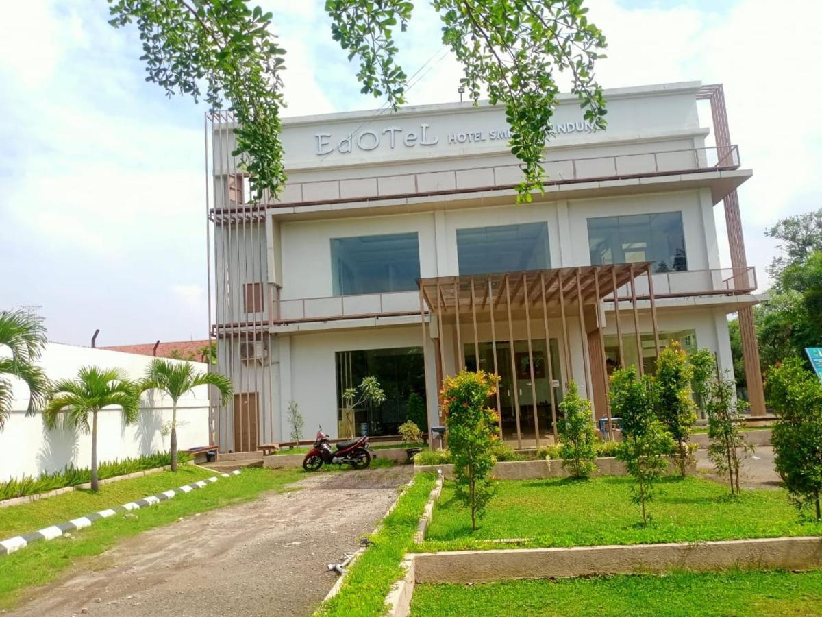 OYO 90102 Edotel Hotel By Dbest Hospitality Bandung Exterior foto