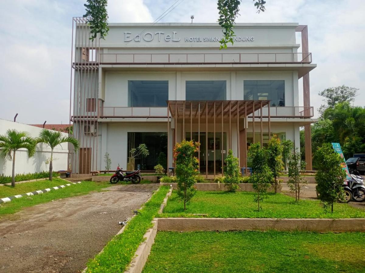 OYO 90102 Edotel Hotel By Dbest Hospitality Bandung Exterior foto