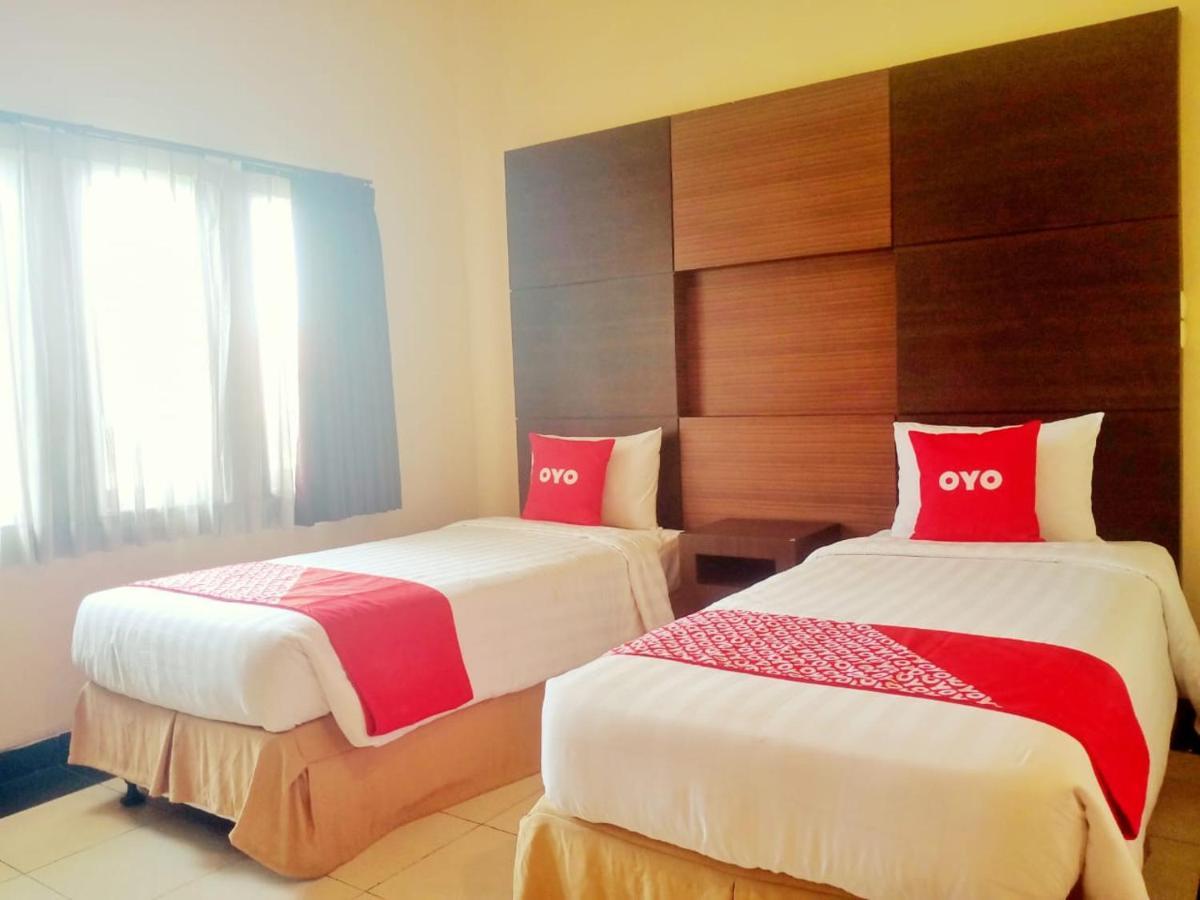 OYO 90102 Edotel Hotel By Dbest Hospitality Bandung Exterior foto