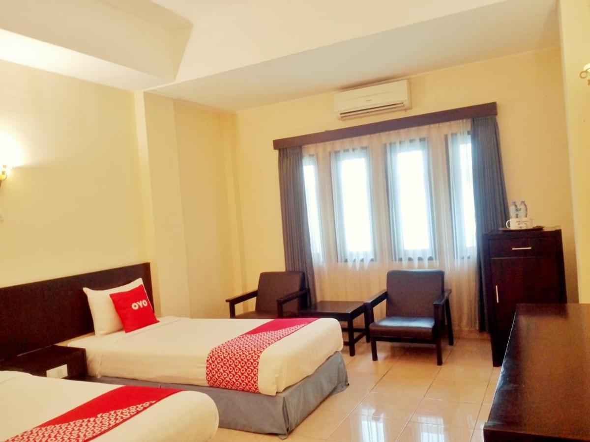 OYO 90102 Edotel Hotel By Dbest Hospitality Bandung Exterior foto