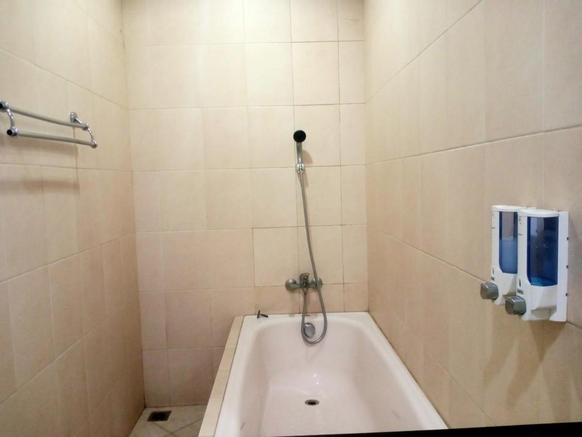 OYO 90102 Edotel Hotel By Dbest Hospitality Bandung Exterior foto