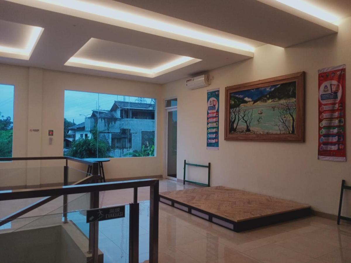 OYO 90102 Edotel Hotel By Dbest Hospitality Bandung Exterior foto